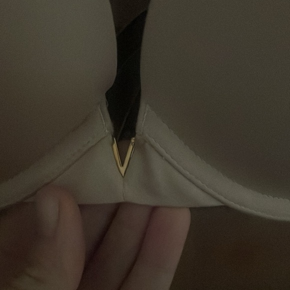 Victoria’s Secret 34D push-up bra worn once adjustable padded v front gold detai - Picture 3 of 9